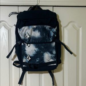 Volcom Substrate Backpack, a 28-liter rucksack